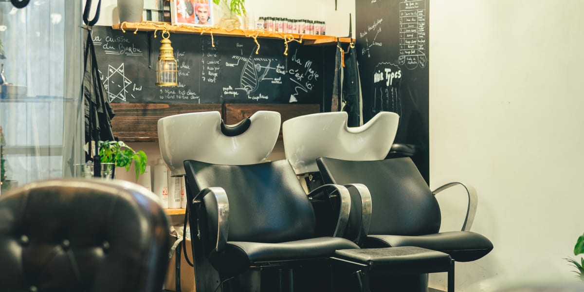 Hugo Paras - Coiffure Montpellier - Photo de couverture - OneBooking