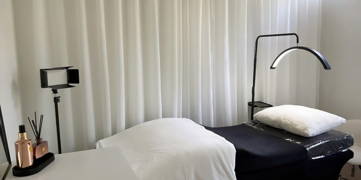By L Beauty - Onglerie Palaiseau - Photo de couverture - OneBooking
