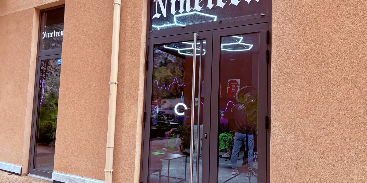 Nineteen Barber - Barbier Cagnes-sur-Mer - Photo de couverture - OneBooking