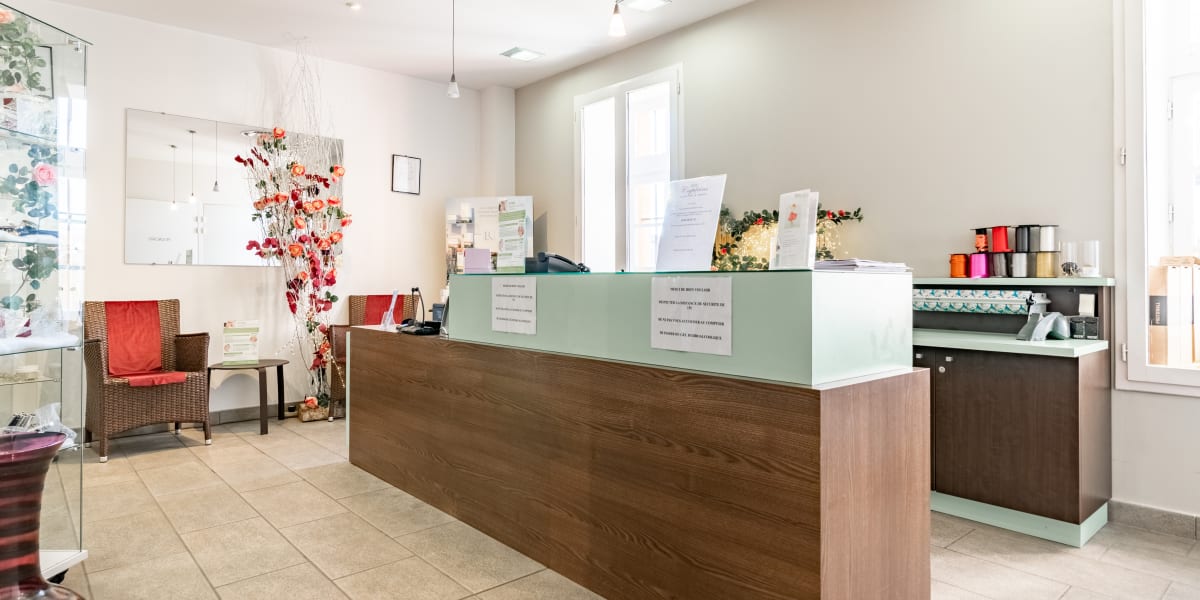 Spa des capucins - Sourcils & cils Montauban - Photo de couverture - OneBooking