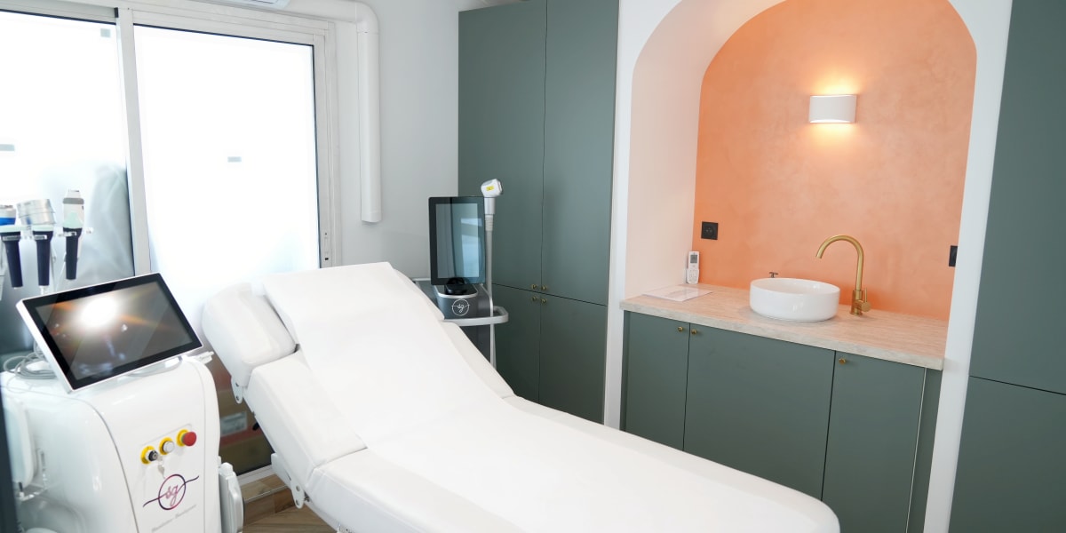 Nevalis | Épilation laser & Centre minceur - Sourcils & cils Nice - Photo de couverture - OneBooking