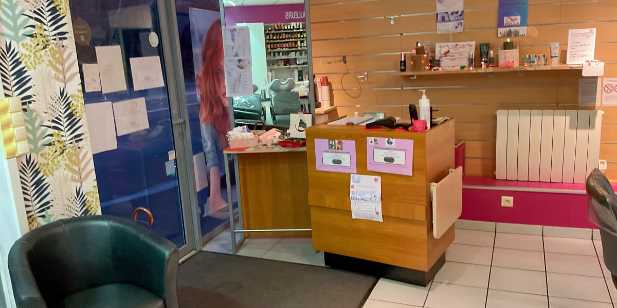 Le salon d’anastasia chez Coiffure création - Coiffure Le Havre - Photo de couverture - OneBooking