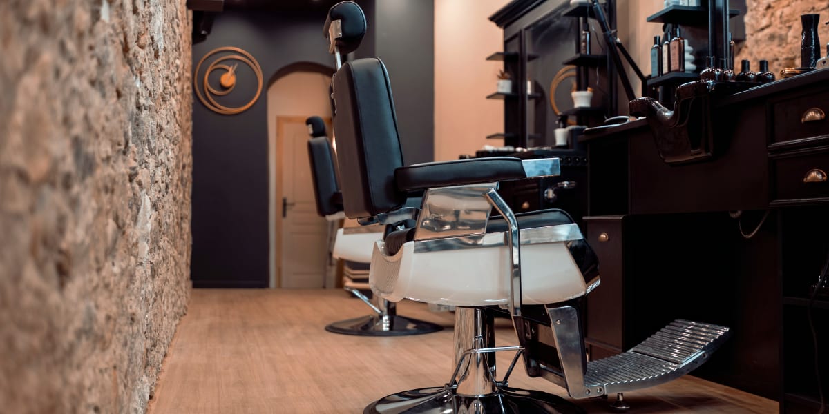Les Angles Barbier - Beaux Arts - Coiffure Lyon - Photo de couverture - OneBooking