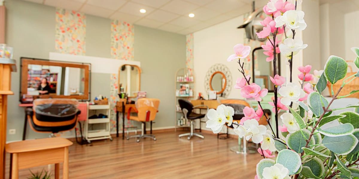 Divine coiffure - Coiffure Joué-lès-Tours - Photo de couverture - OneBooking