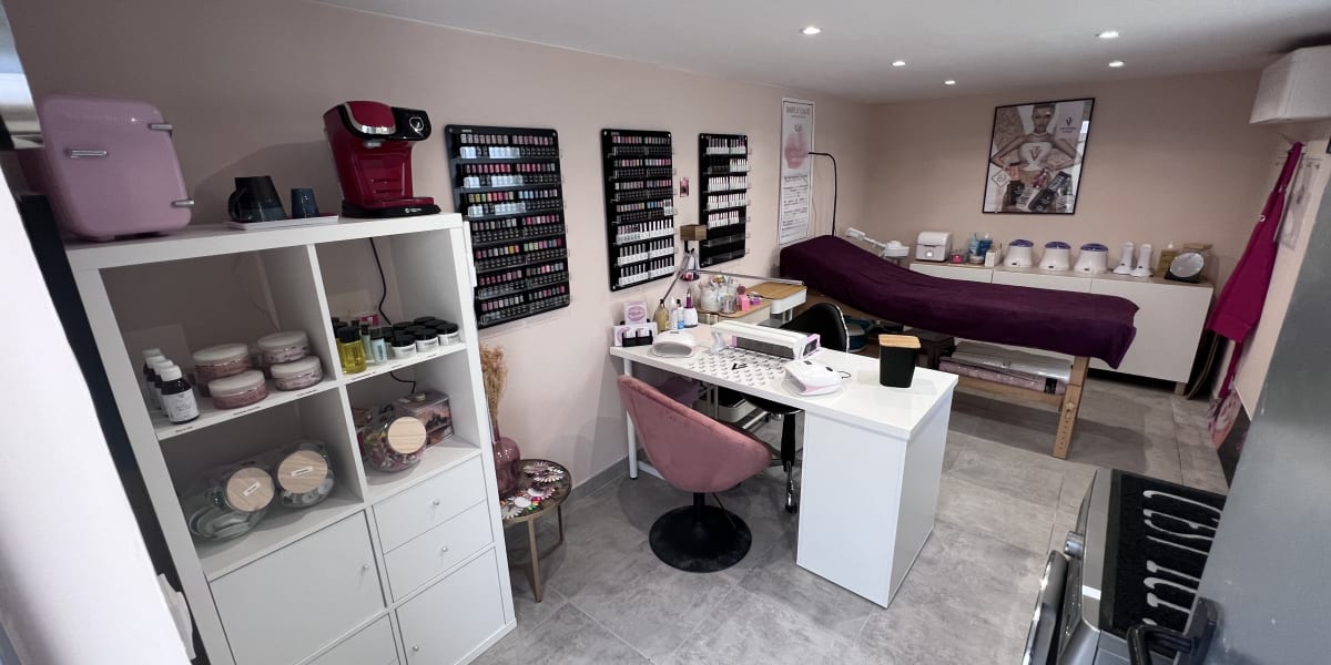 Perle de beauté - Onglerie Nîmes - Photo de couverture - OneBooking