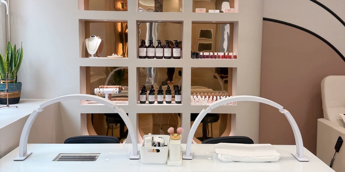 Emioli | Institut Brésilien de Beauté & Bien-être Vincennes - Onglerie Montreuil - Photo de couverture - OneBooking