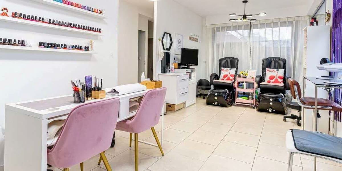 Beauté de Crystal - Sourcils & cils Antony - Photo de couverture - OneBooking
