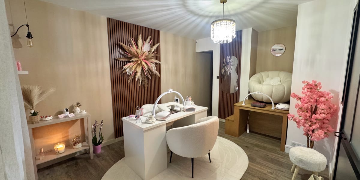Douceur des cils . - Onglerie Porto-Vecchio - Photo de couverture - OneBooking