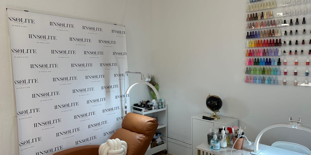 Insolite Paris - Sourcils & cils Suresnes - Photo de couverture - OneBooking