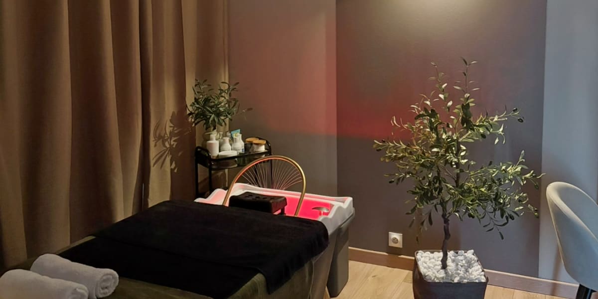 Pure Spa - Sourcils & cils Saint-Priest - Photo de couverture - OneBooking