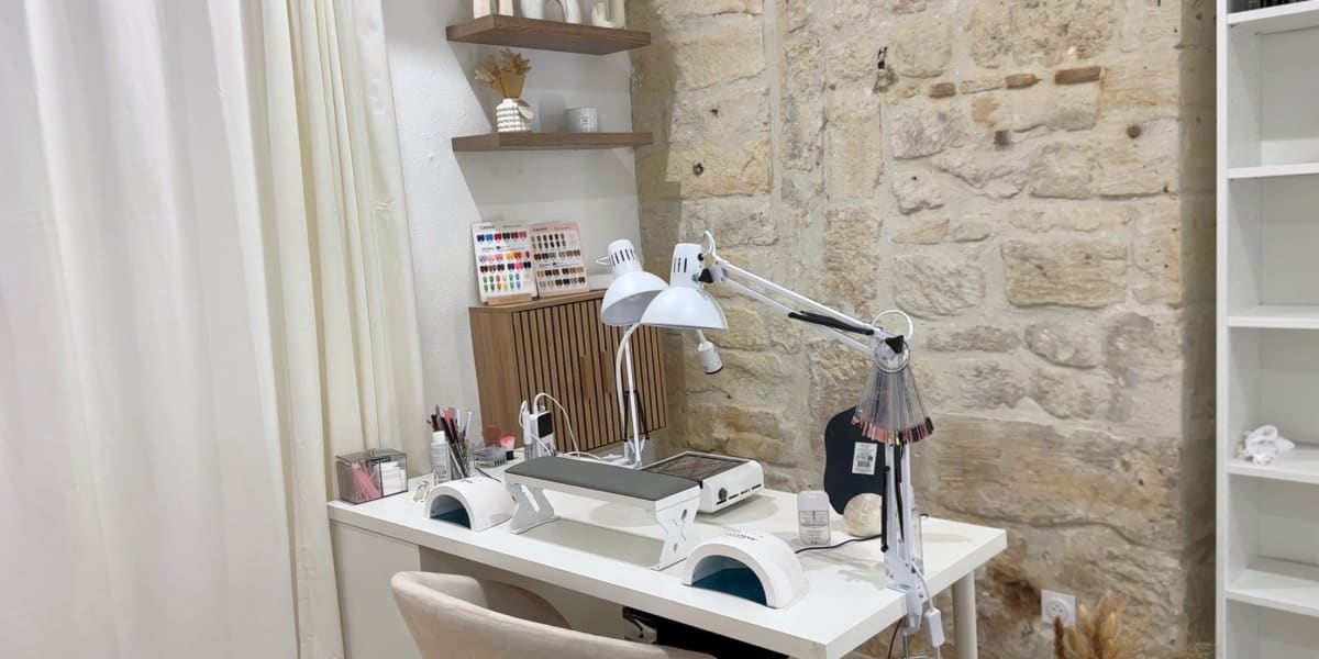 Mira Nailz - Institut de beauté Beaucaire - Photo de couverture - OneBooking