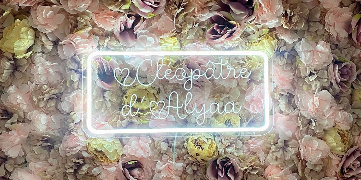 La Cléopatre D'Alyaa - Onglerie Besançon - Photo de couverture - OneBooking