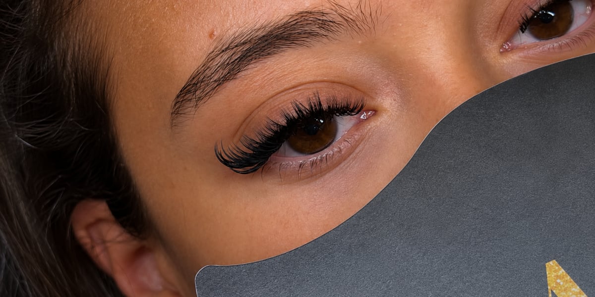 Lashes by Lya - Sourcils & cils Nice - Photo de couverture - OneBooking
