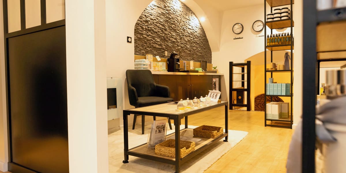 Nano Boté - Onglerie Clermont-Ferrand - Photo de couverture - OneBooking