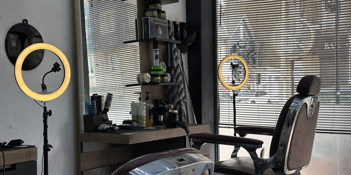 Moustache coiffure - Coiffure Le Havre - Photo de couverture - OneBooking