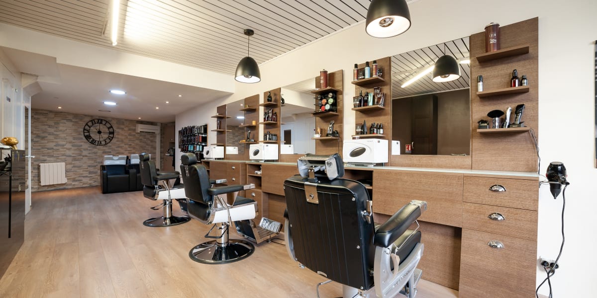 L’homme vu par Charlotte (chez Unyted) - Barbier Clermont-Ferrand - Photo de couverture - OneBooking