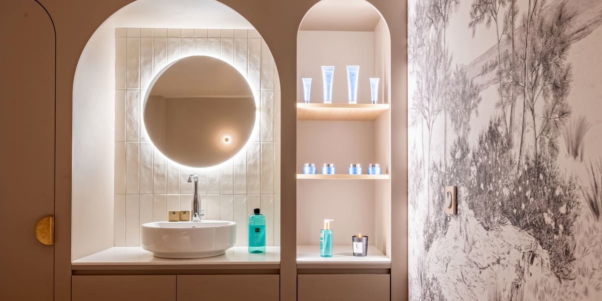 SPA Hôtel Le Champlain - Sourcils & cils La Rochelle - Photo de couverture - OneBooking