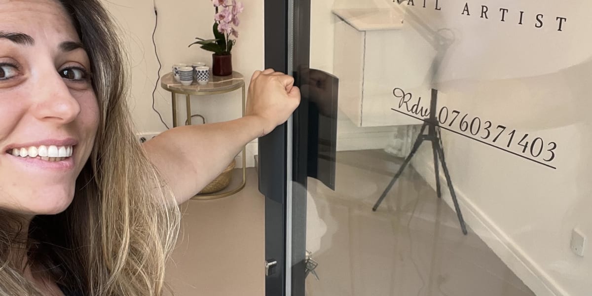 Chani nails artist - Onglerie Montreuil - Photo de couverture - OneBooking