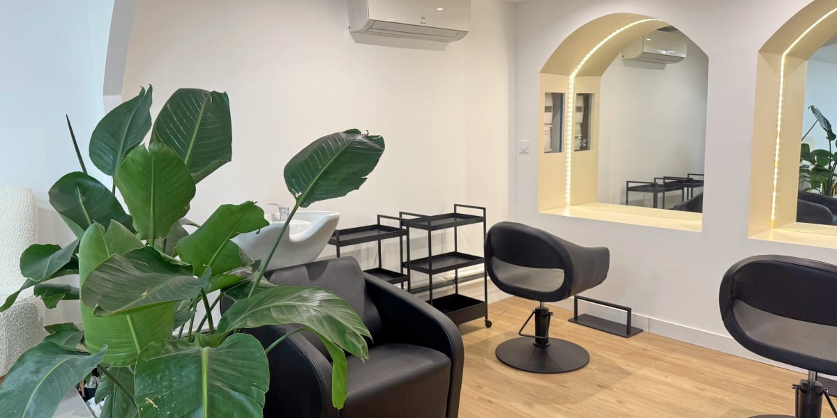 Hyba Zouagui - Coiffure Montpellier - Photo de couverture - OneBooking