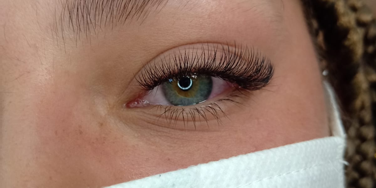 KoKo Bliss - Sourcils & cils Nice - Photo de couverture - OneBooking
