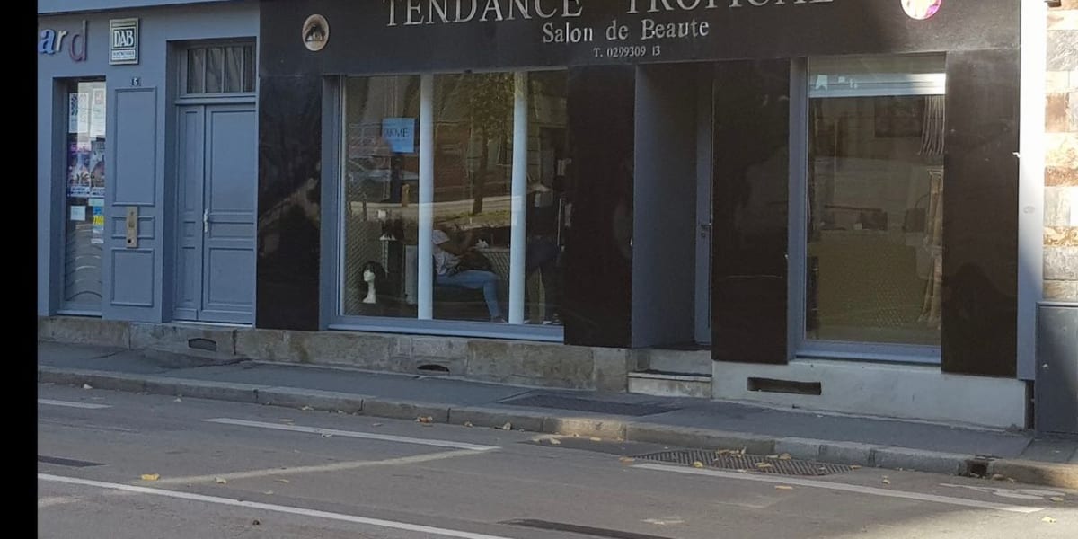 Tendance Tropicale - Onglerie Rennes - Photo de couverture - OneBooking