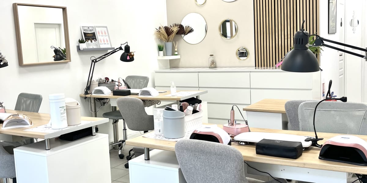 Les trésors de l‘ongle - Onglerie Rousset - Photo de couverture - OneBooking