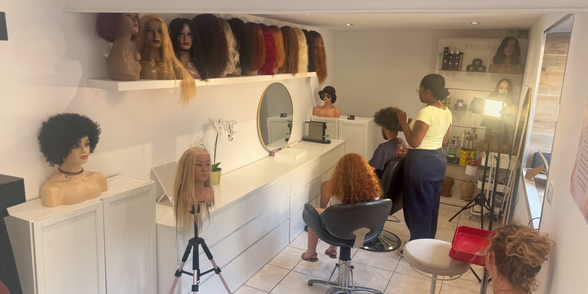 MAISON DONFACK | Tresses, Tissage & Extensions by Sibelle Beauté - Coiffure Toulon - Photo de couverture - OneBooking