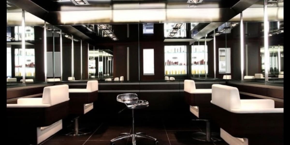 Issone - Atelier de coiffure - Onglerie Lyon - Photo de couverture - OneBooking