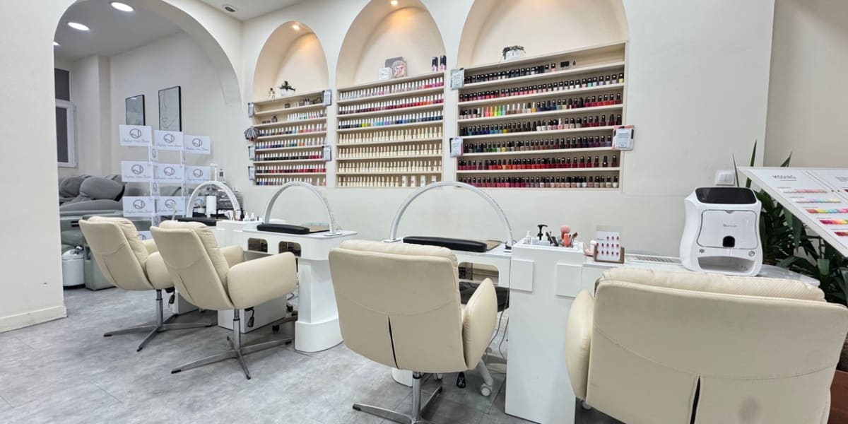 Ongles Notre-Dame Nails & Regard - Institut de beauté Paris - Photo de couverture - OneBooking