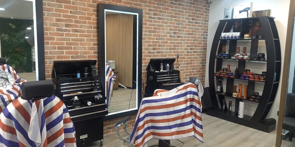 Golden Touch - Coiffure Dreux - Photo de couverture - OneBooking