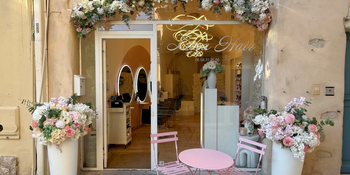 Lana Hair - Coiffure Montélimar - Photo de couverture - OneBooking