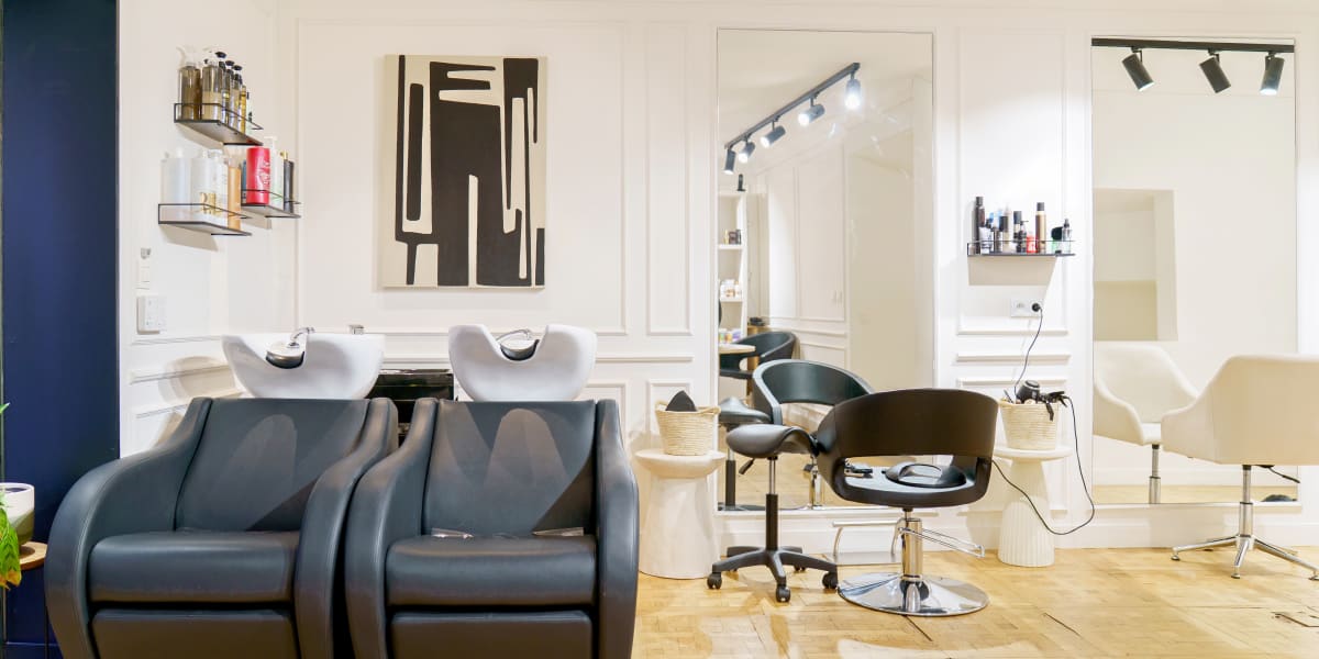 Marine Sicard - Le Studio de Coiffure - Coiffure Toulouse - Photo de couverture - OneBooking