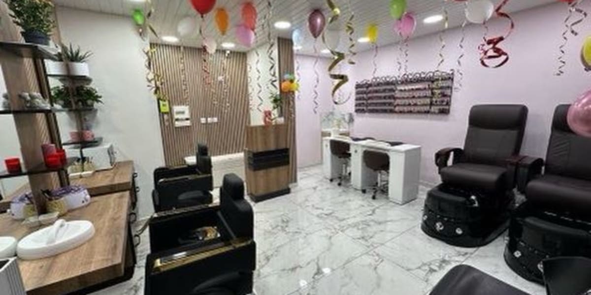 Indian Queen - Sourcils & cils Épinay-sur-Seine - Photo de couverture - OneBooking