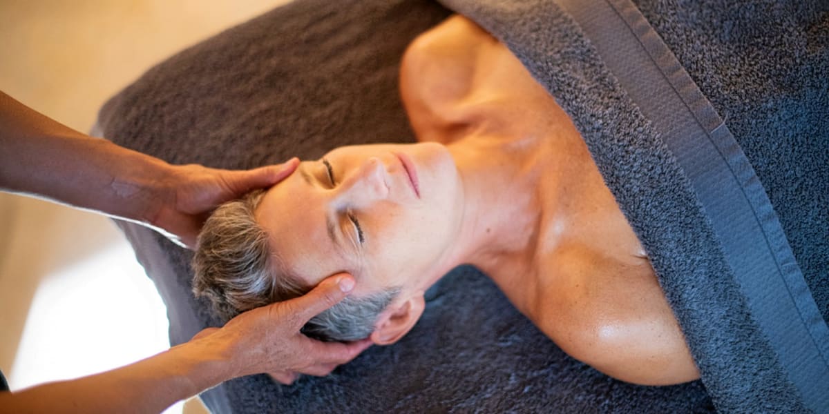 Noémie Lesartre Massage - Bien être - Sportif - Drainage - Réflexologie - Spa Lyon - Photo de couverture - OneBooking