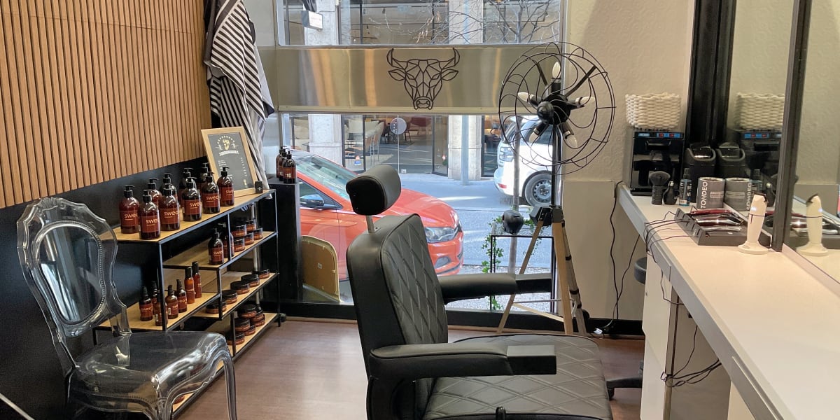 Salon Daru - Barbier Lyon - Photo de couverture - OneBooking