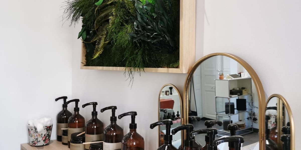 Le salon des bains - Coiffure Nîmes - Photo de couverture - OneBooking