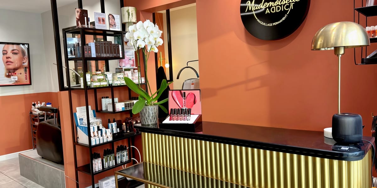 Mademoiselle Addict - Onglerie Rennes - Photo de couverture - OneBooking