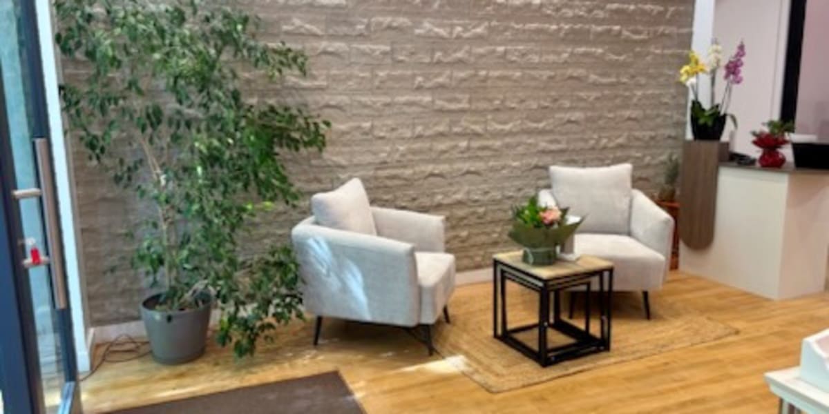 Beauté et spa des halles - Sourcils & cils Laval - Photo de couverture - OneBooking