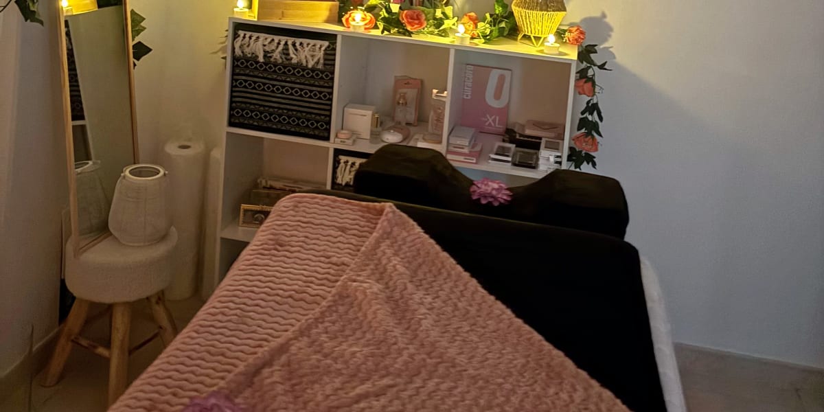 Institut de la Lune Rose chez Maëlle Hair Beauty - Institut de beauté Beaucaire - Photo de couverture - OneBooking