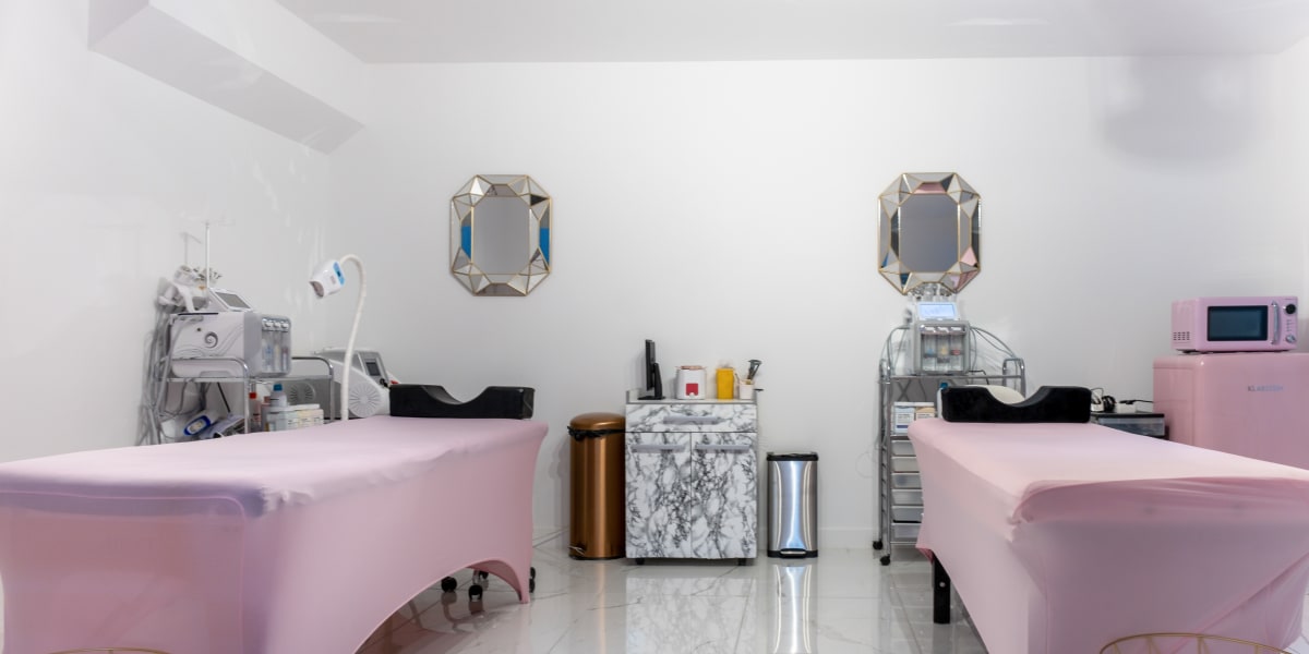 L’art du regard - Sourcils & cils Bourges - Photo de couverture - OneBooking