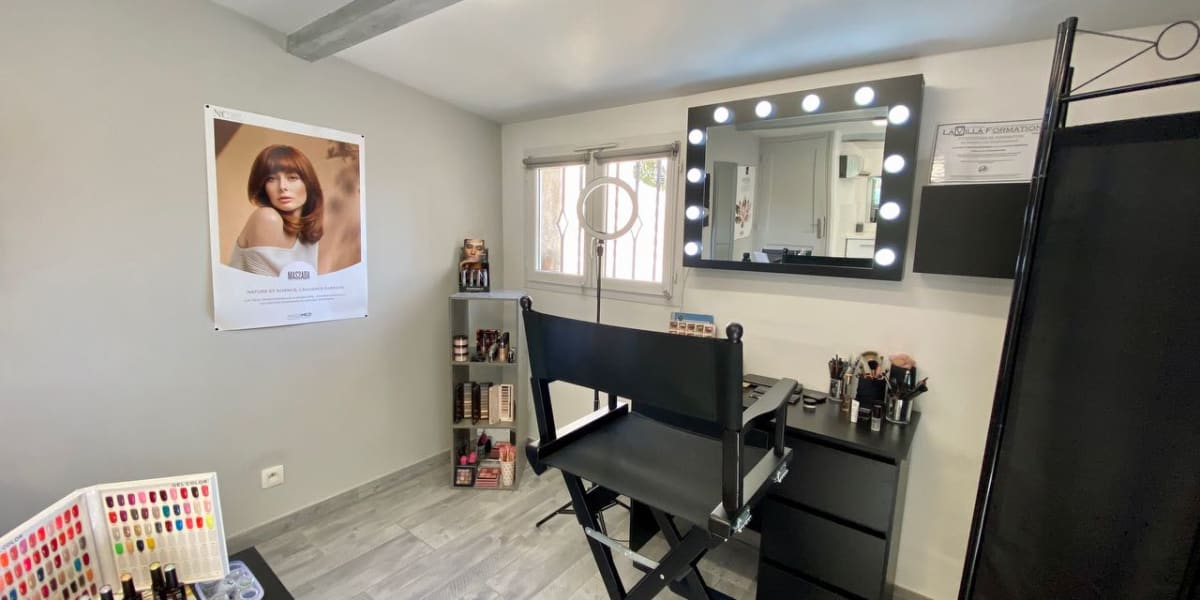 Élodie Holistic Beauty - Onglerie Biot - Photo de couverture - OneBooking