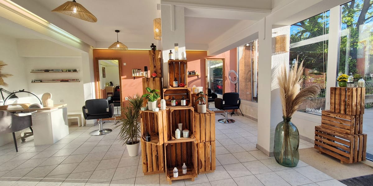 Salon Nosylya - Coiffure Avignon - Photo de couverture - OneBooking
