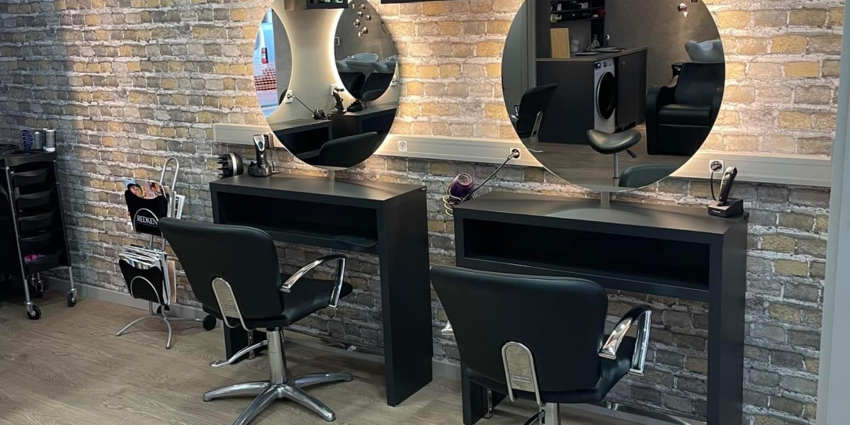 Aquarelle coiffure - Coiffure Cahors - Photo de couverture - OneBooking