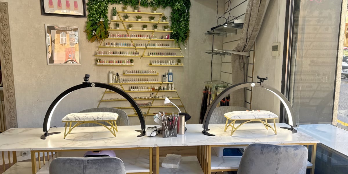 SMJ beauty - Coiffure mixte & Esthétique - Onglerie Marseille - Photo de couverture - OneBooking