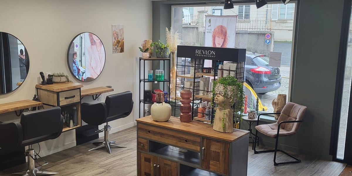 Oxygen - Sourcils & cils Niort - Photo de couverture - OneBooking