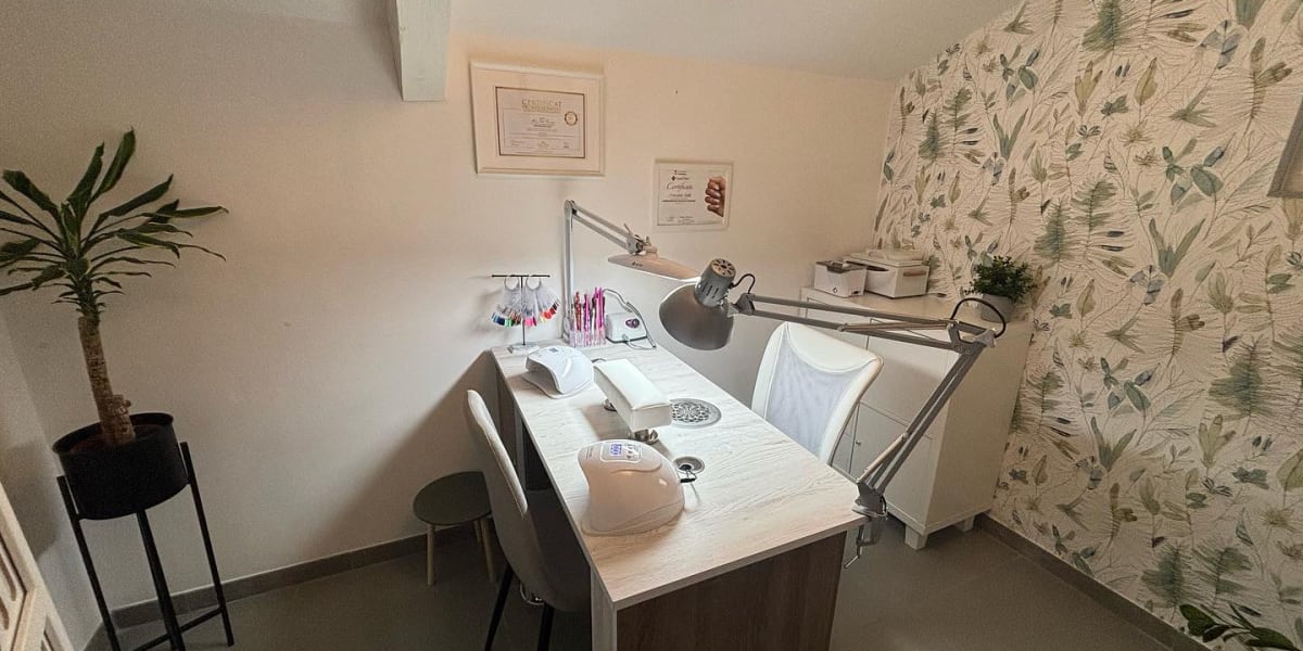 MiniLab Nails by Fruzsi - Onglerie Saint-Denis-lès-Bourg - Photo de couverture - OneBooking