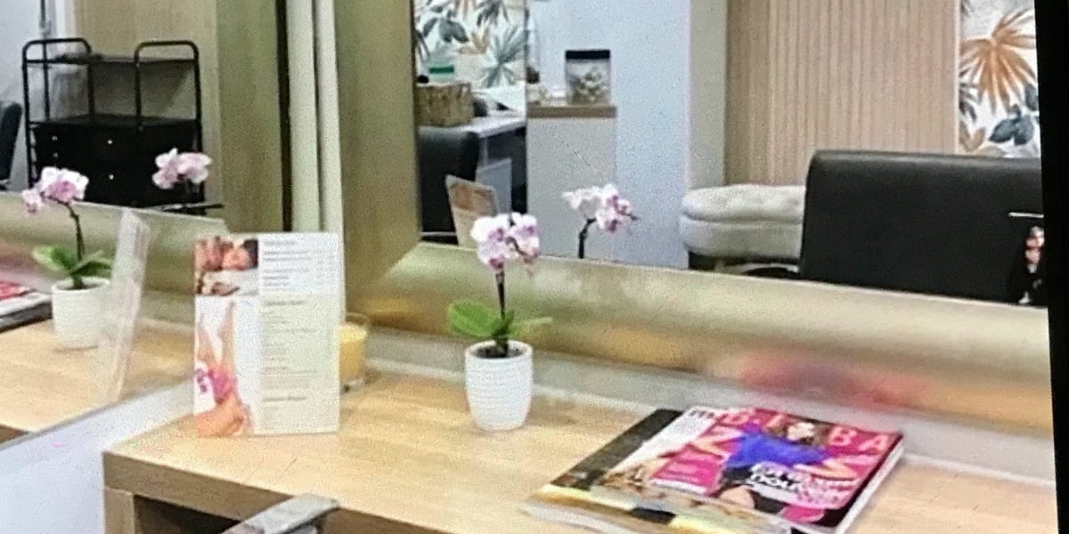 Valenti Style Coiffure (chez "Les Copines") - Coiffure Nice - Photo de couverture - OneBooking