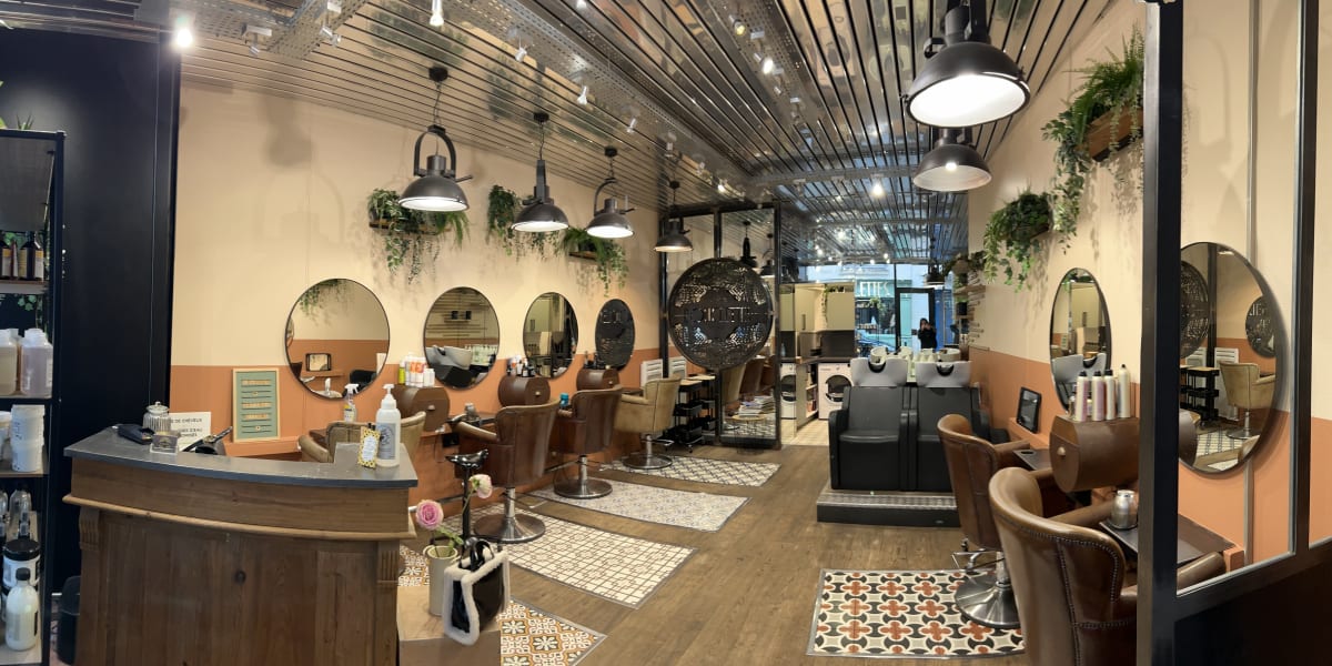 Bouclettes - Coiffure Nantes - Photo de couverture - OneBooking