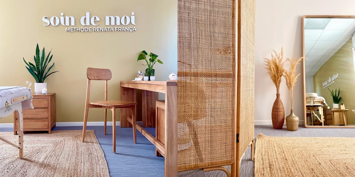 Soin de moi - Massage Porte des Pierres Dorées - Photo de couverture - OneBooking