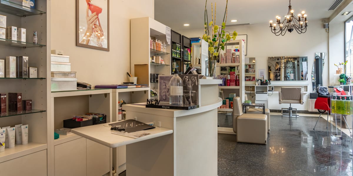 Sarah Coiffure et Beauté - Sourcils & cils Bondy - Photo de couverture - OneBooking